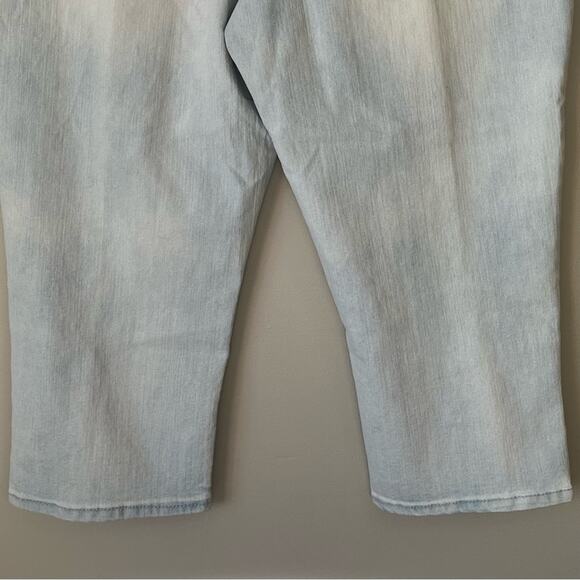 Nine West Light Wash Cropped Jean Capri Size 16 - Picture 8 of 13